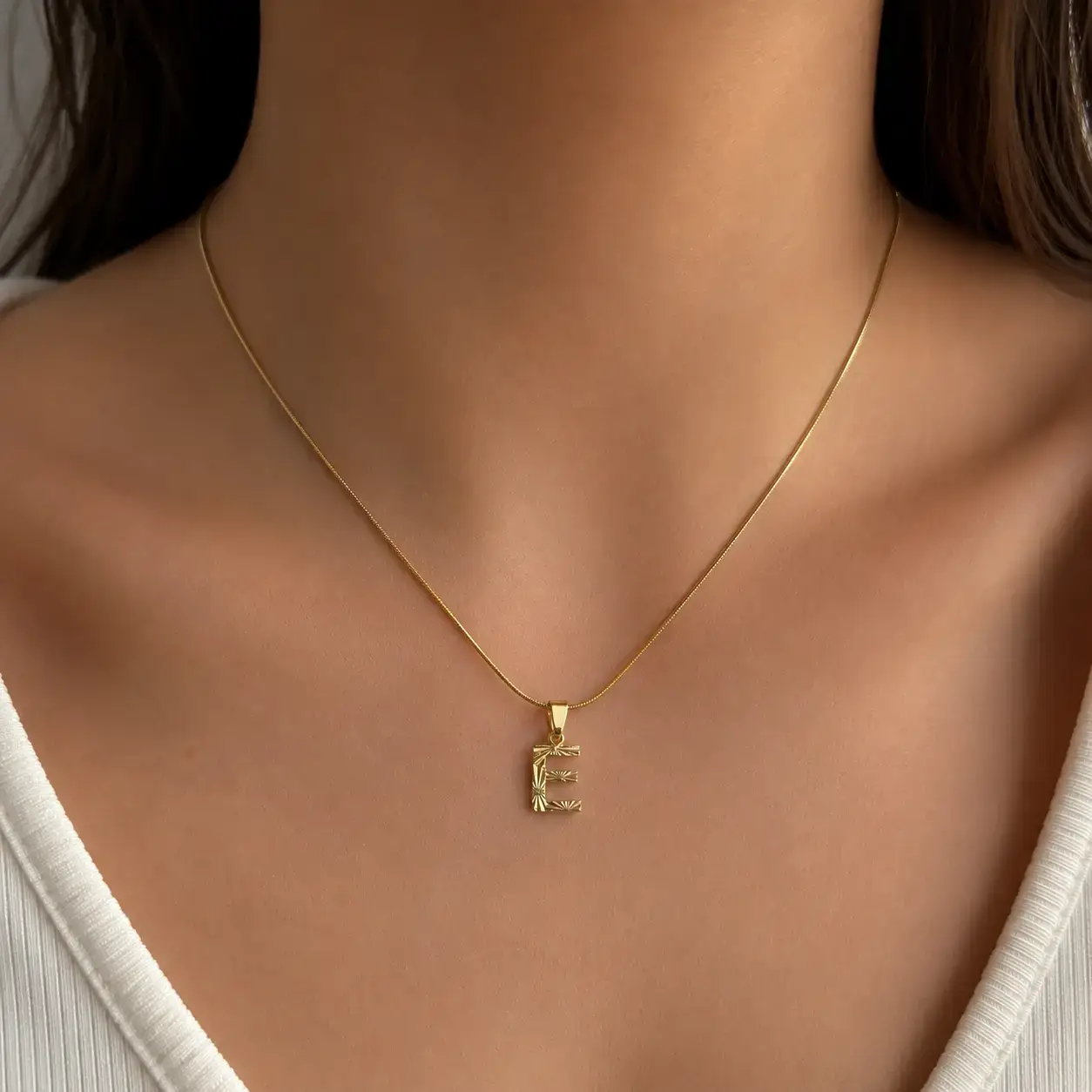 Venira Harf Kolye - 14K Gold Renk Minimal Çelik Kolye